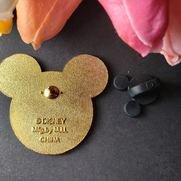 4/$25 Disney The House of Minnie 1928 Pin - Picture 3 of 3